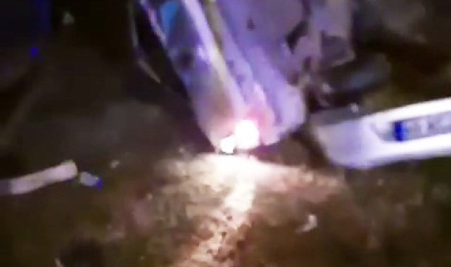 Tokat'ta köpekten kaçan otomobil bariyerlere çarparak devrildi: 5 yaralı