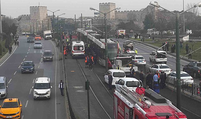 Topkapı'da feci kaza: Tramvayın altında kalan şahıs hayatını kaybetti