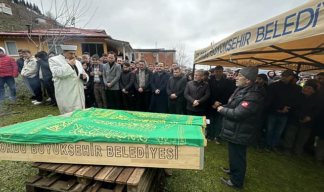 Trafik kazasında hayatını kaybeden 2 kişi toprağa verildi