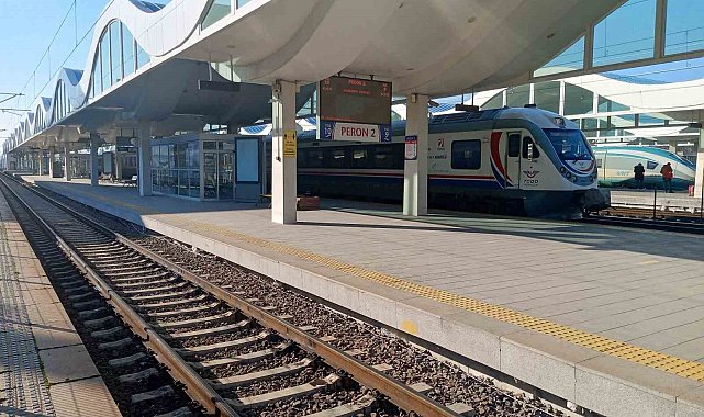Tren bileti bulmak neredeyse imkânsız hale geldi, sefer sayıları yetmiyor