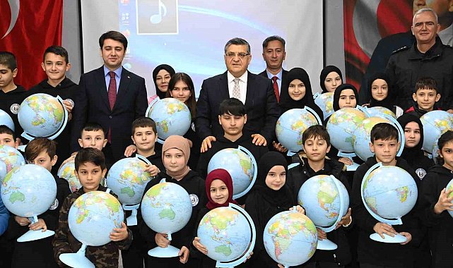 Türkeli'de öğrencilere model küre