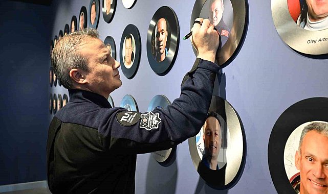 Türkiye'nin ilk astronotu Alper Gezeravcı: "Gelecekte uzaya imza atacak gençlerimizi mutlaka GUHEM'e bekliyorum"