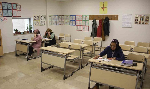 Türkiye'ye gelin geldi, eşi için Türkçe öğreniyor