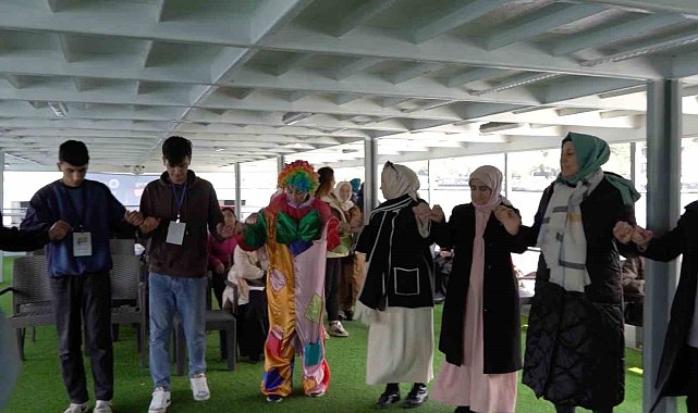 Tuzla Belediyesi'nden ailelere boğaz turu