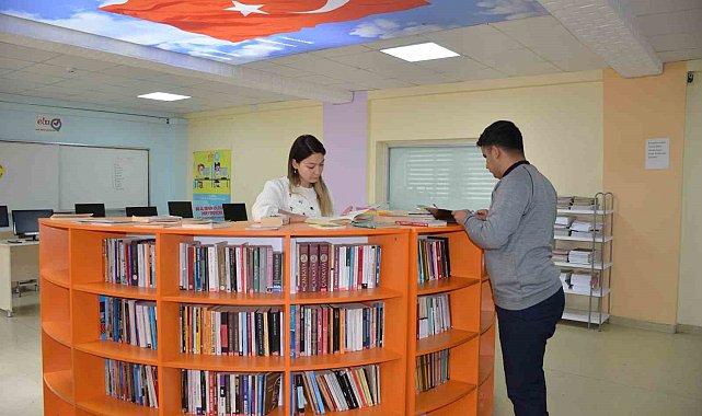 Uludereli öğrenciler şehit polisin isminin verildiği kütüphanede sınavlara hazırlanıyor