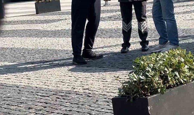 Ümraniye'de taksi şoförü ile yolcu arasındaki tartışma kamerada