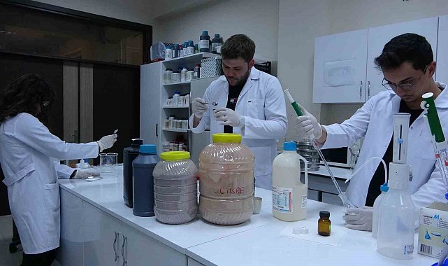 Üniversite öğrencilerinden yerli akıllı gübre üretimi