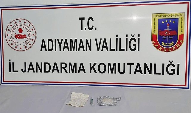 Uyuşturucu bulunduran 2 kişi yakalandı