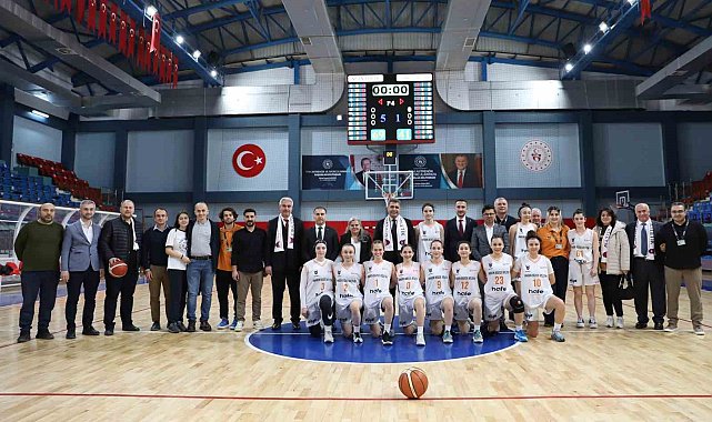 Vali Aslan basketbolcu kızları ağırladı