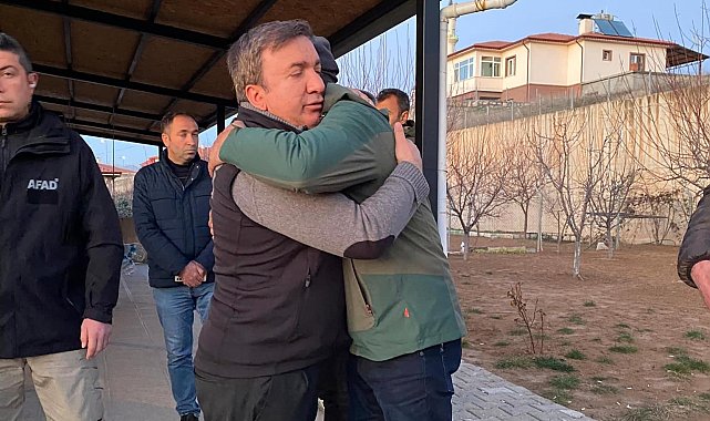 Vali Aydoğdu, kayıp madencilerin ailelerini yalnız bırakmıyor