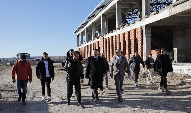 Vali Işın Akkent Mahallesi'ndeki spor yatırımlarını inceledi