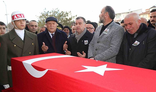 Vali, Milletvekili ve Belediye Başkanı şehidi son yolculuğuna uğurladı