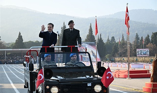 Vali Ünlü erlerin yemin törenine katıldı