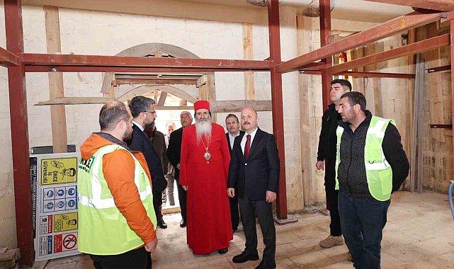 Vali Varol, restorasyonda olan kiliseyi inceledi