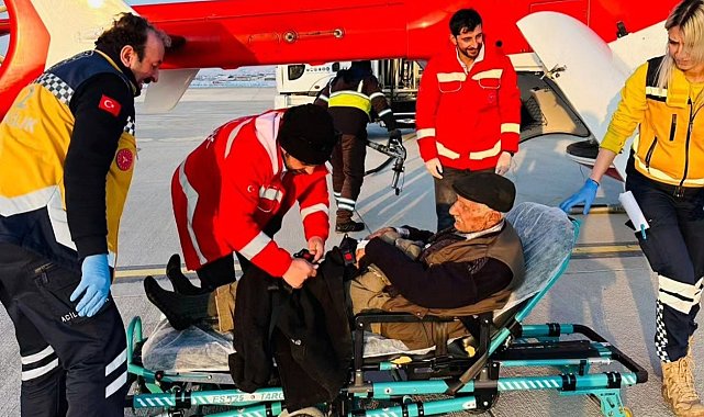 Van'da kalp krizi geçiren yaşlı hasta için helikopter havalandı
