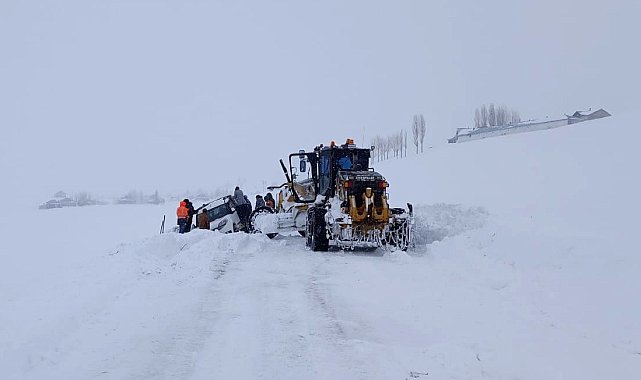 Van&#039;da yol açma ve kurtarma çalışması