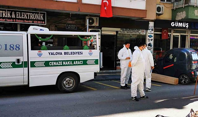 Yalova&#039;da çöp evde emekli öğretmenin cansız bedeni bulundu