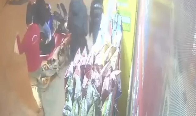 Yanlışlıkla gaza bastı, arkadaşı motosikletten düştü