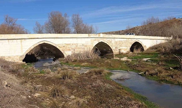 Yavuz Sultan Selim'in yaptırdığı köprü, ihtişamıyla ayakta duruyor