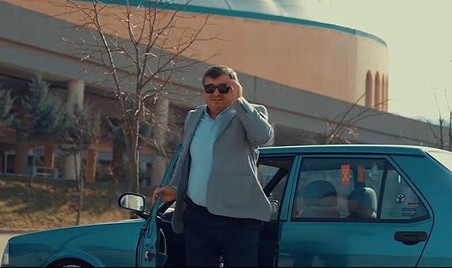 Yerel seçim rekabetinde otomobille renkli propaganda