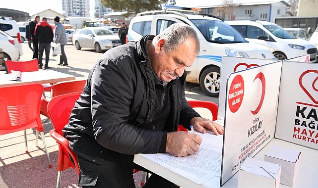 Yeşilyurt belediye personeli kan verdi
