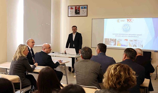 YÖK Yürütme Kurulu Üyesi Prof. Dr. Mahmut Ak, KAYÜ OSB MYO'da incelemelerde bulundu