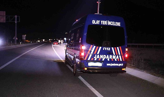 Yolun karşısına geçmek isterken otomobilin çarptığı yaşlı adam öldü