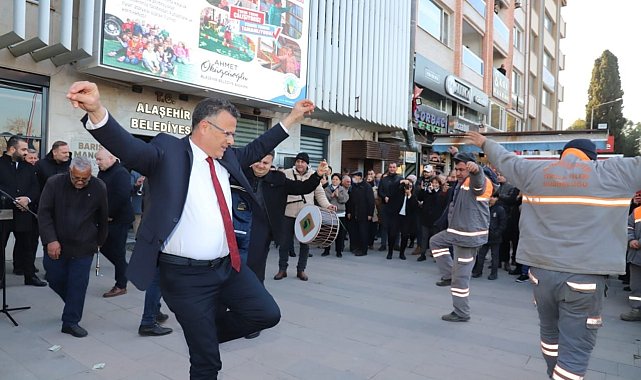 Yüzde 71'lik zammı oynayarak kutladılar