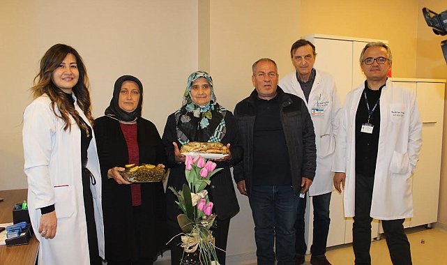 10 yıl önce böbrek nakli olan hastalar Tıp Bayramı'nda doktorlarını unutmadı