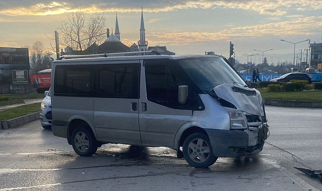 2 aracın karıştığı kazada 1 kişi yaralandı