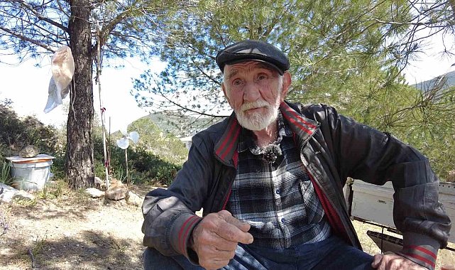 25 yıl vatansız yaşayan Besim Güven: 'Daktilocu sayesinde kimliğime kavuştum'