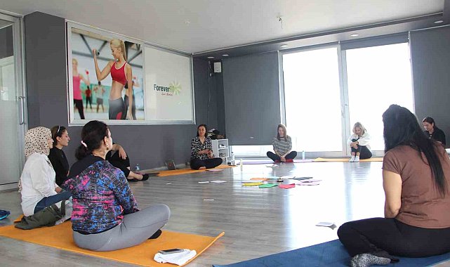 28 yıl boyunca İsviçre'de yaşayan gurbetçi, depremzedeleri hayata tutundurmak için Türkiye'ye döndü