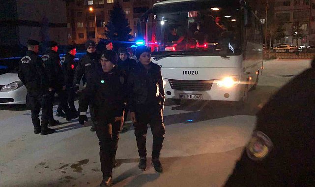 30 kaçak göçmen yakalandı