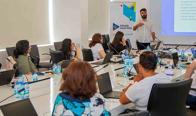 'Dijitalde Hayat Kolay' projesi kadınları dijital dünyaya hazırlıyor