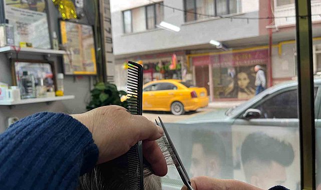 'Erkek mesleği' denilen iki işi de tek başına yapıyor