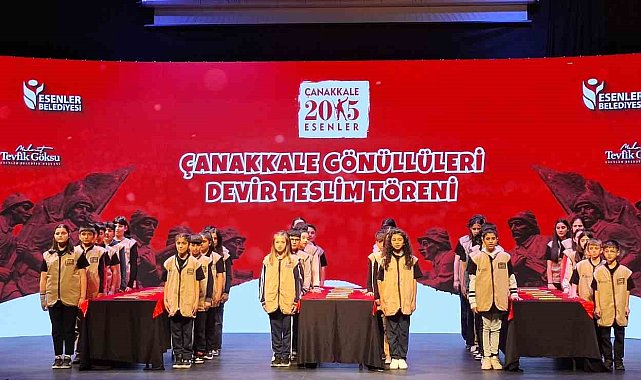 'Esenler'in 15'lileri Türk bayrağını düzenlenen törenle yeni arkadaşlarına devretti