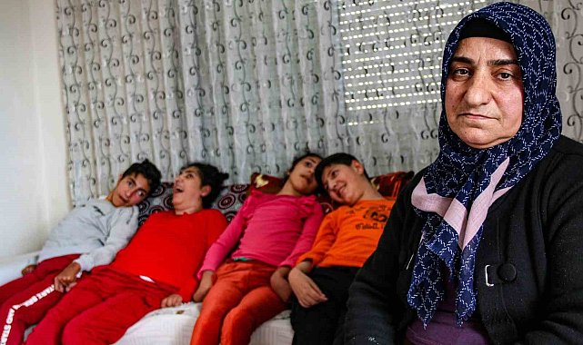 7 çocuktan 4'ü ALS hastası olan annenin kahramanlığı göz yaşartıyor