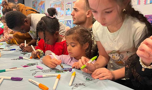 ABD'de çocuklar için Karagöz ve Hacivat gösterisi düzenlendi