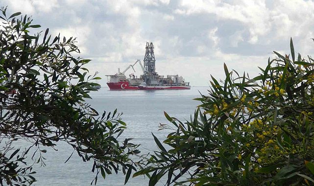 Abdülhamid Han sondaj gemisi Mersin'e demirledi