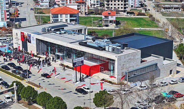 Acıpayam'da kültür, sanat ve gençliği buluşturacak merkez hizmete açıldı