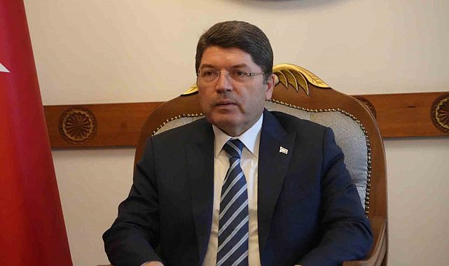 Adalet Bakan Tunç: "Yardım bekleyen, çocukları, kadınları açlıktan korumak için sırada bekleyen Filistinlilerin üzerine bomba yağdıran bir devlet olamaz, bu ancak terör örgütünün işidir"