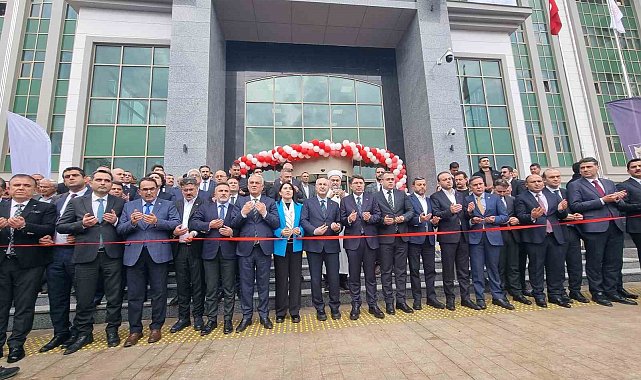 Adalet Bakanı Tunç: "Ülkemiz yenilikçi bir anayasayı sonuna kadar hak ediyor"