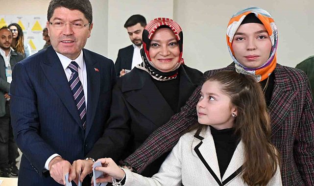 Adalet Bakanı Yılmaz Tunç, oyunu Bartın'da kullandı