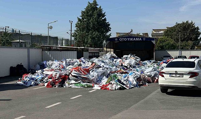Adana'da 'siyasi parti afişi' kirliliğine Seçim Kurulu son verdi