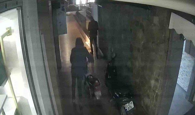Adana'da motosiklet hırsızı polisten kaçamadı