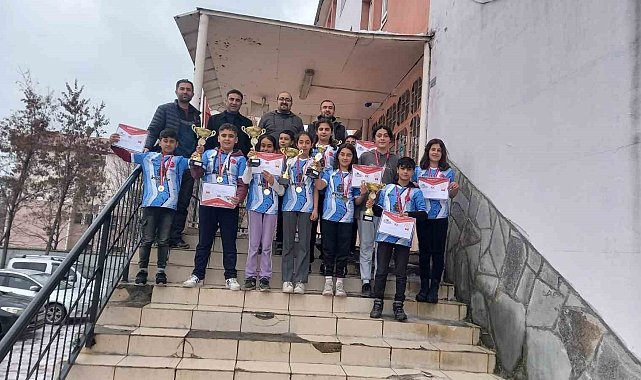 Ağrı Merkez 100. Yıl Ortaokulu'ndan gurur verici başarı