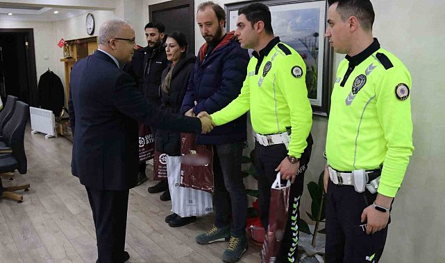 Ağrı'da başarılı emniyet personeli ödüllendirildi
