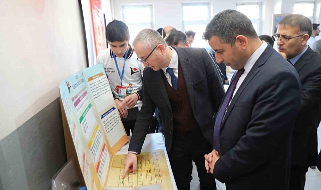 Ağrı'da bilim fuarı heyecanı