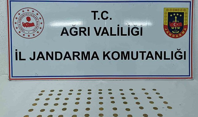Ağrı'da jandarma ekipleri 71 adet altın sikke ele geçirdi
