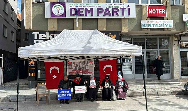 Ailelerin evlat nöbeti sürüyor